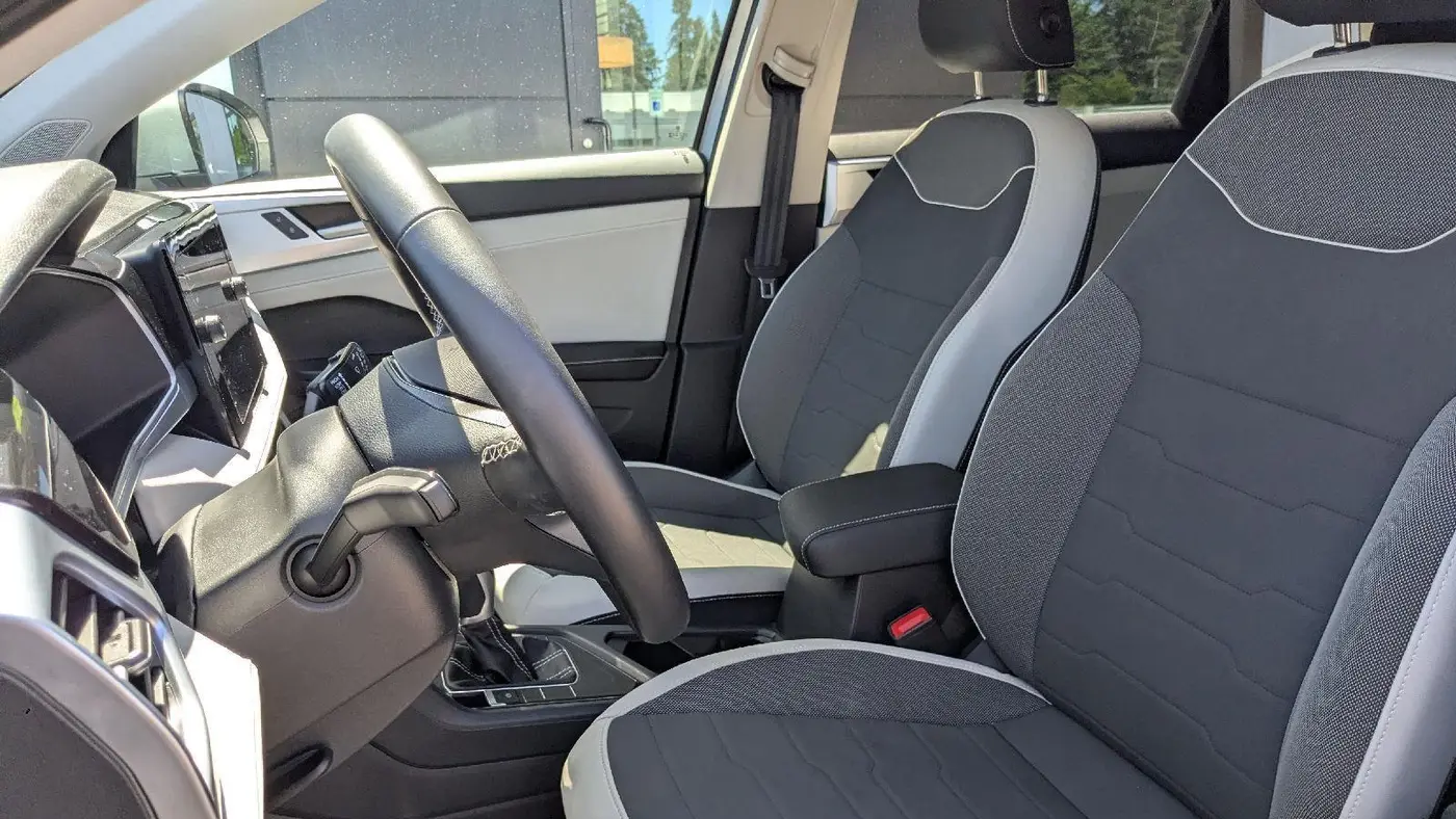 2025 Volkswagen Taos SE