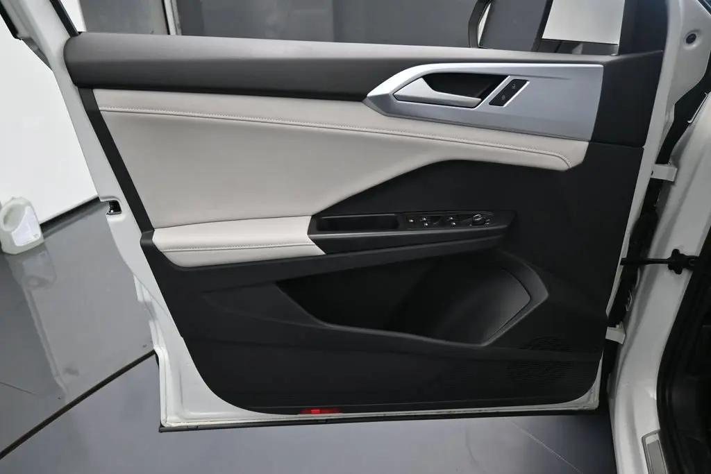 2025 Volkswagen Taos