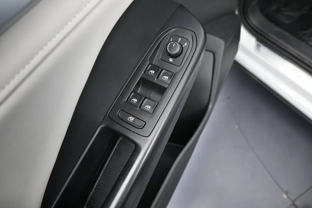 2025 Volkswagen Taos