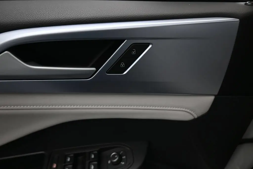 2025 Volkswagen Taos