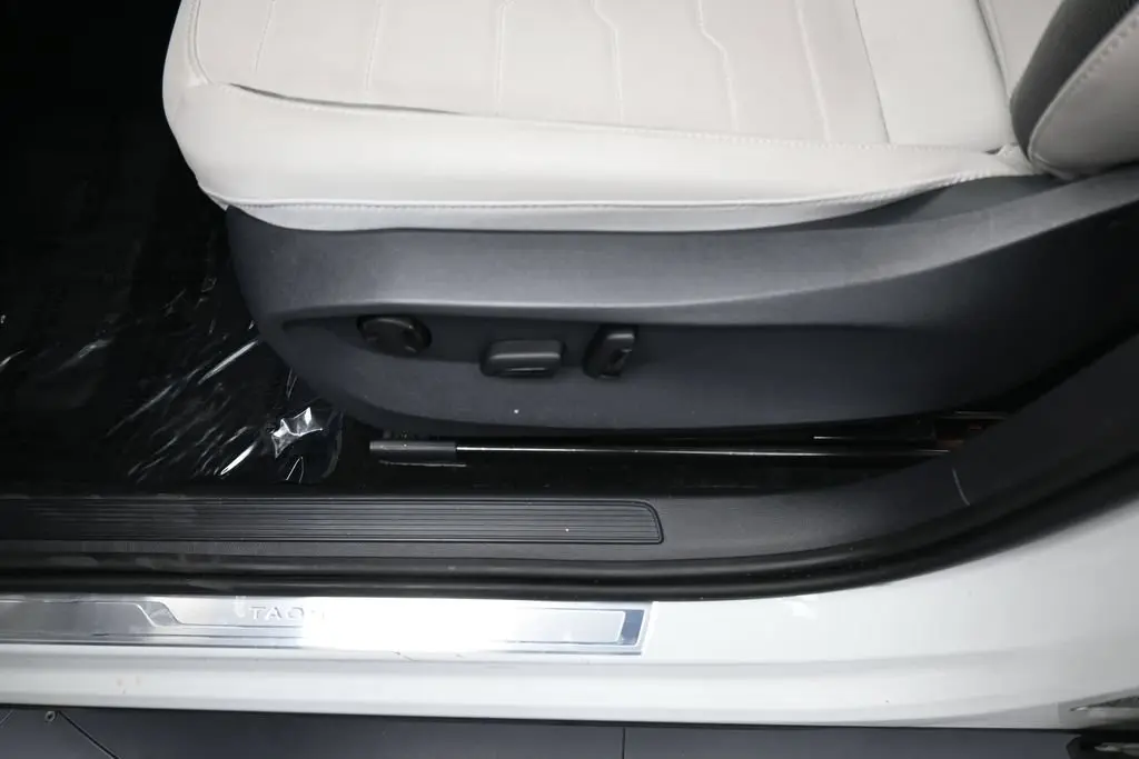 2025 Volkswagen Taos