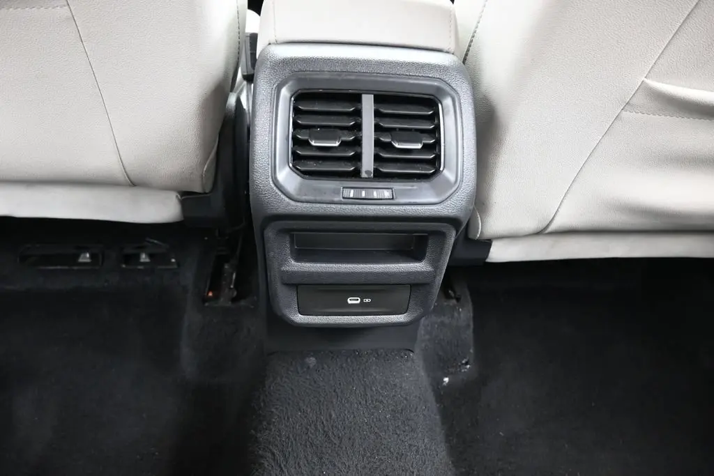 2025 Volkswagen Taos