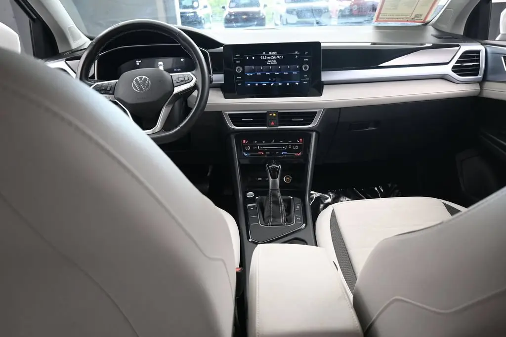 2025 Volkswagen Taos