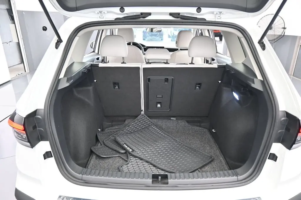 2025 Volkswagen Taos