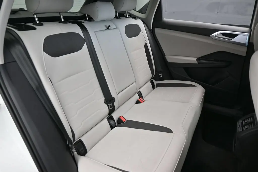 2025 Volkswagen Taos