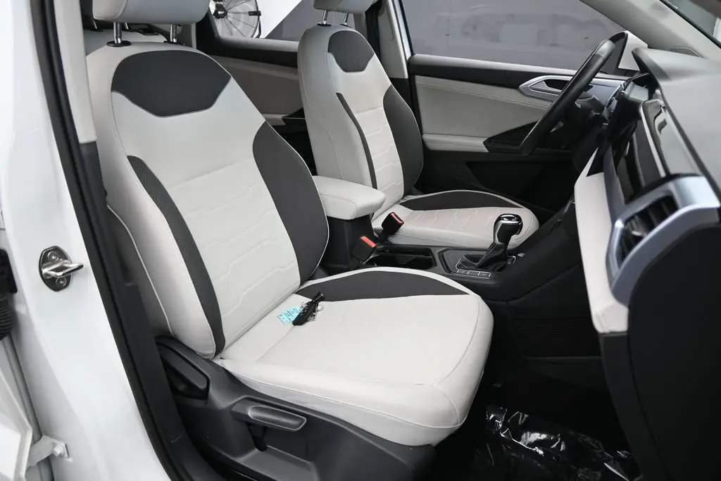 2025 Volkswagen Taos