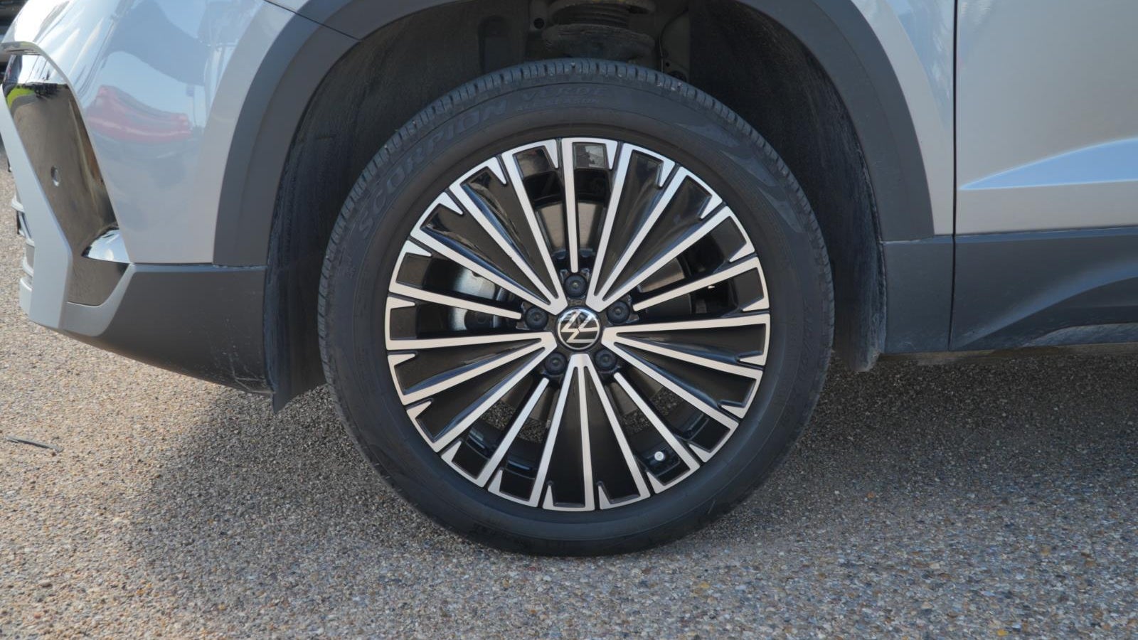 2025 Volkswagen Taos SE