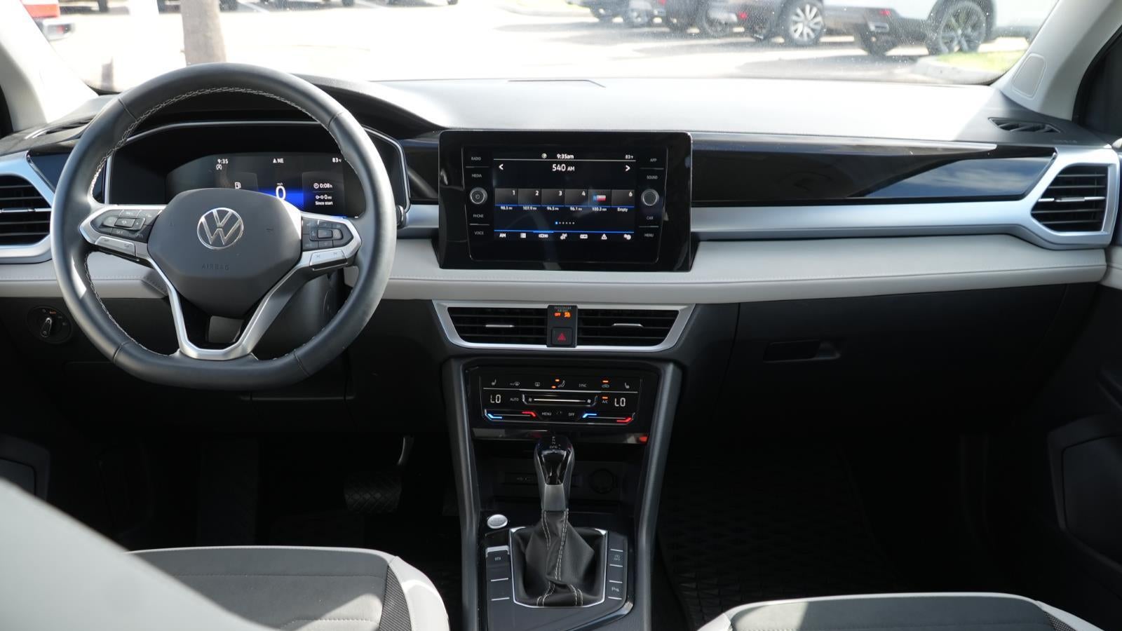 2025 Volkswagen Taos SE