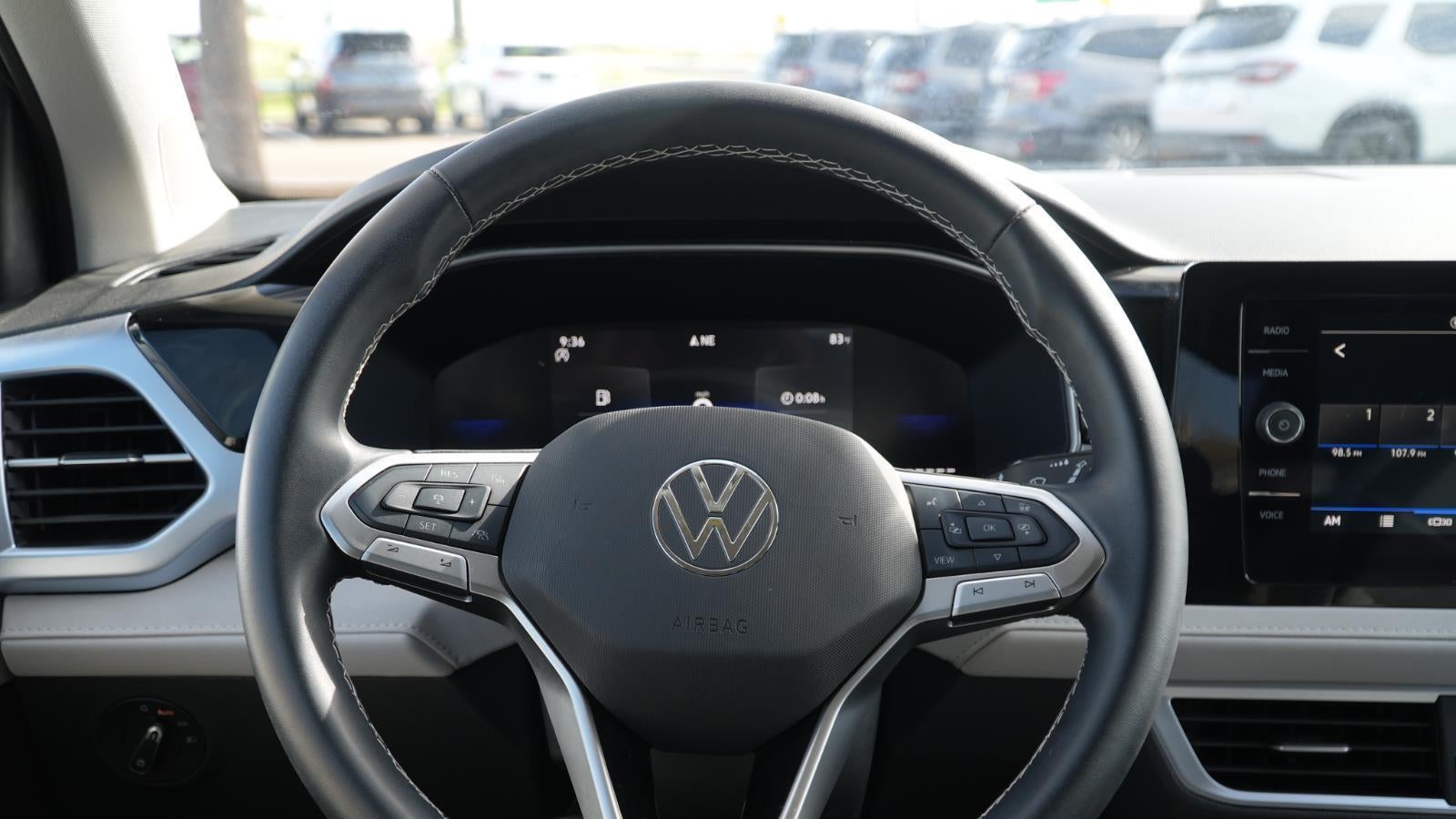 2025 Volkswagen Taos SE