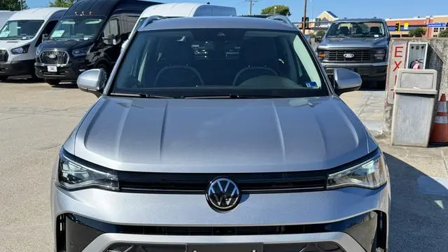 2025 Volkswagen Taos SE