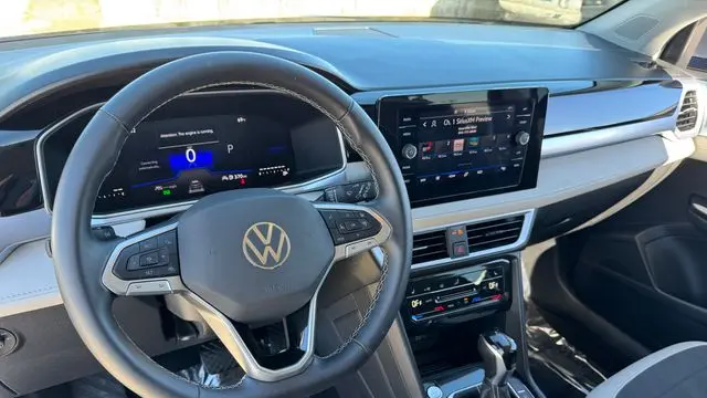 2025 Volkswagen Taos SE