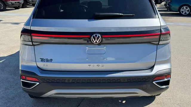 2025 Volkswagen Taos SE