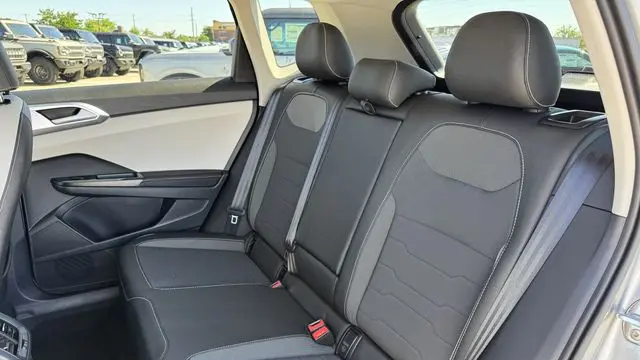 2025 Volkswagen Taos SE
