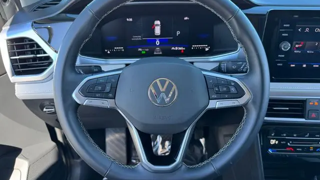 2025 Volkswagen Taos SE