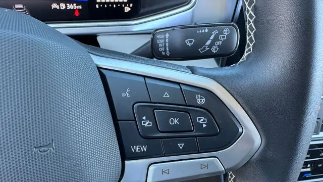 2025 Volkswagen Taos SE