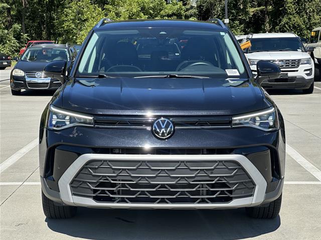 2025 Volkswagen Taos SE — photo 1 of 12