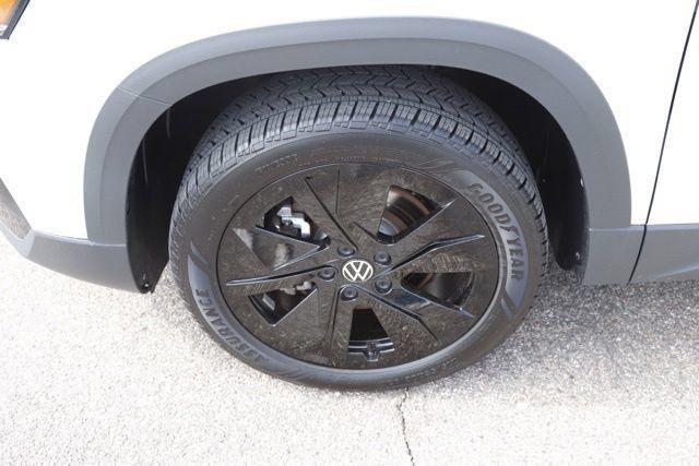 2025 Volkswagen Taos - $23,650