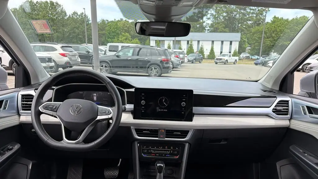 2025 Volkswagen Taos SE