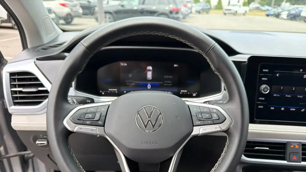 2025 Volkswagen Taos SE