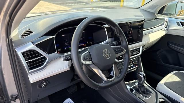 2025 Volkswagen Taos SE
