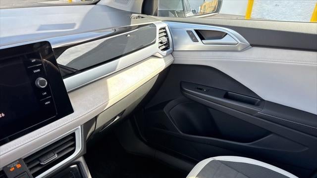 2025 Volkswagen Taos SE