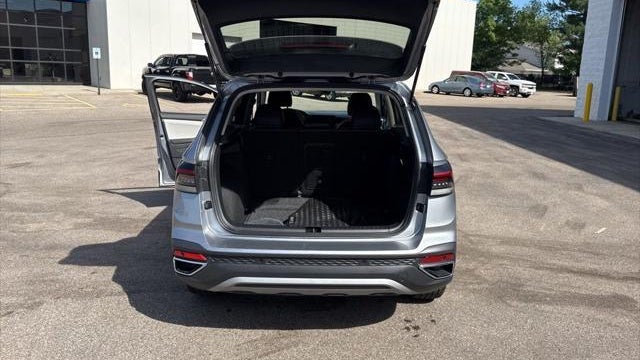 2025 Volkswagen Taos SE