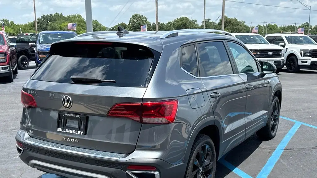2023 Volkswagen Taos SE