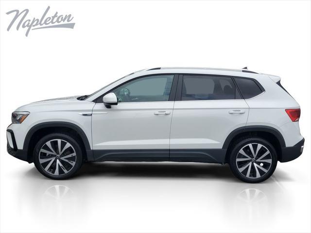 2024 Volkswagen Taos SE — photo 1 of 12