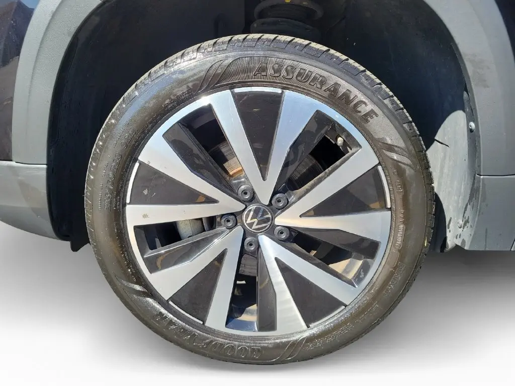 2024 Volkswagen Taos - $17,500