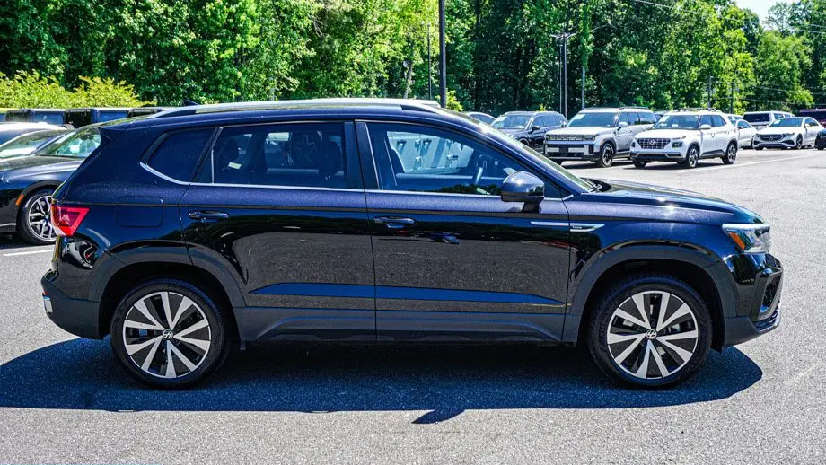 2024 Volkswagen Taos SE