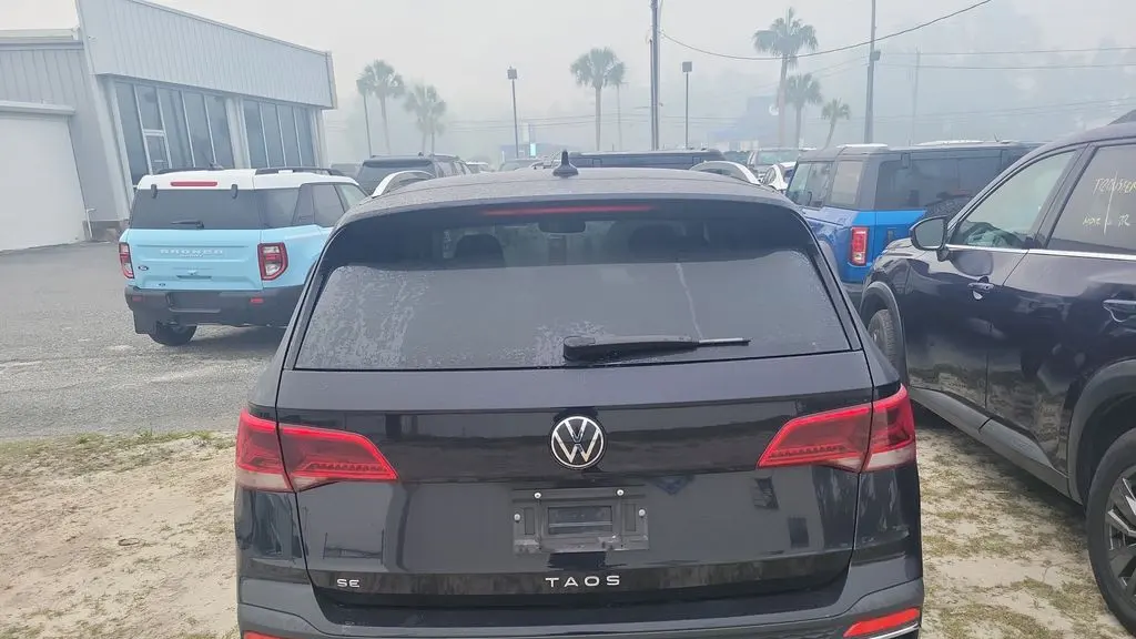 2024 Volkswagen Taos SE