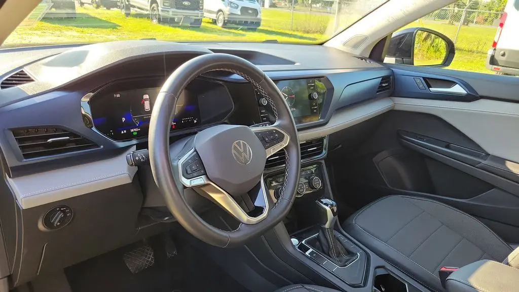 2024 Volkswagen Taos SE