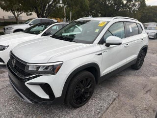 2024 Volkswagen Taos with Pure White Exterior