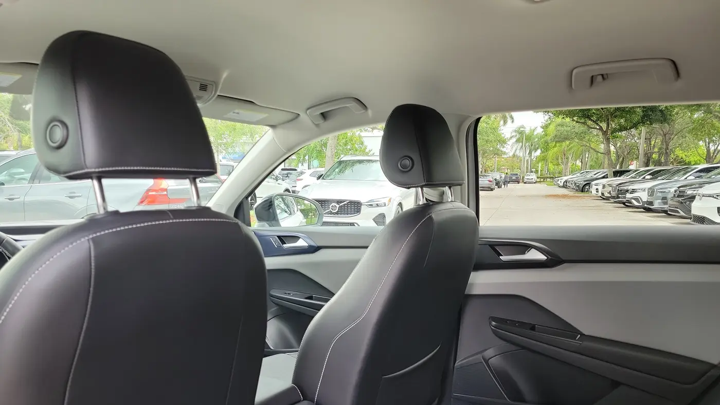 2023 Volkswagen Taos SE