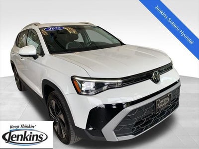 Photo of a 2025 Volkswagen Taos AWD SE 4motion 4DR SUV for sale