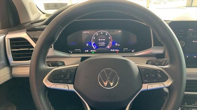 2025 Volkswagen Taos SE 4Motion