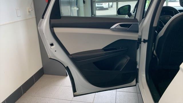 2025 Volkswagen Taos SE 4Motion