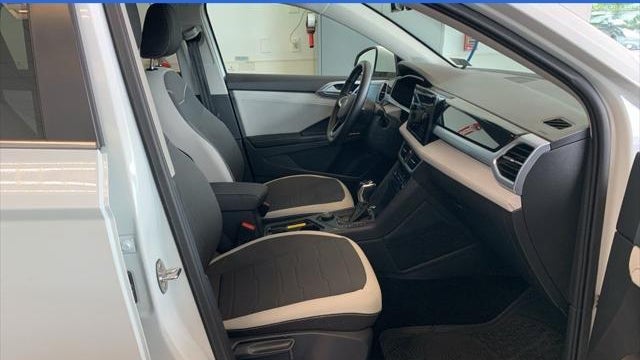 2025 Volkswagen Taos SE 4Motion