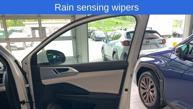 2025 Volkswagen Taos SE 4Motion
