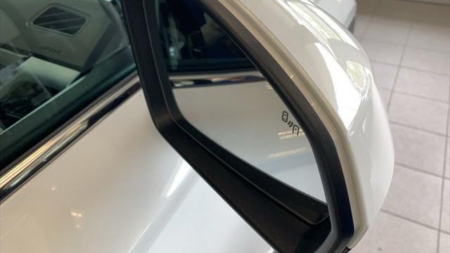 2025 Volkswagen Taos SE 4Motion