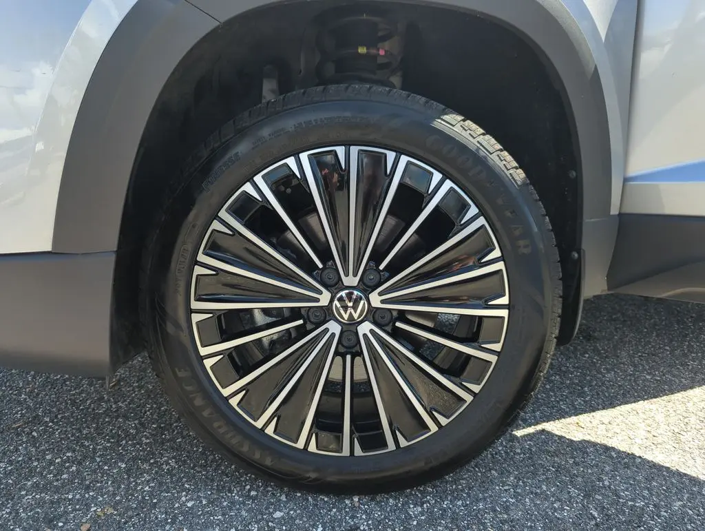 2025 Volkswagen Taos - $22,990