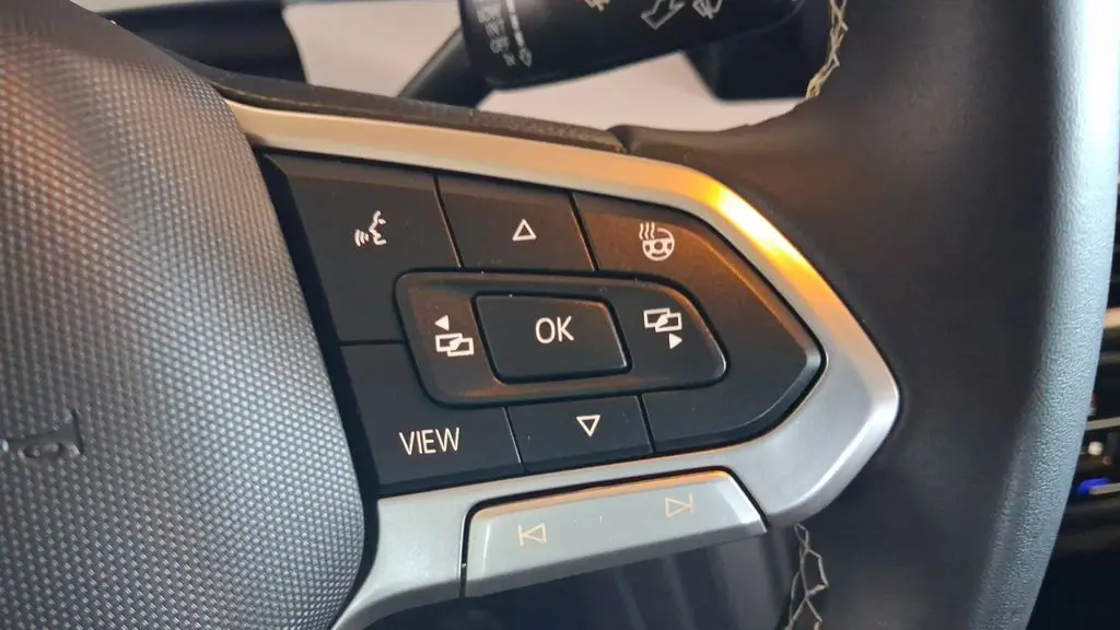 2025 Volkswagen Taos SE 4Motion