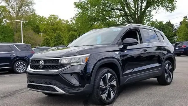 2024 Volkswagen Taos SE 4Motion