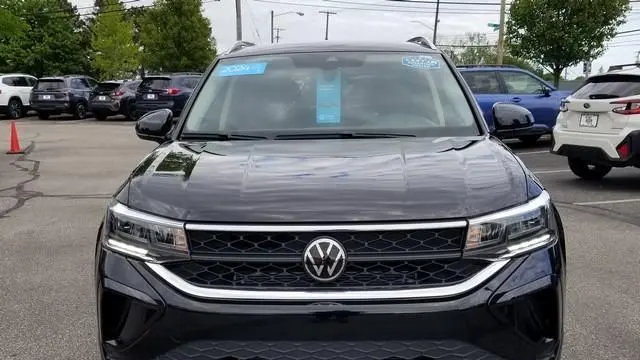 2024 Volkswagen Taos SE 4Motion