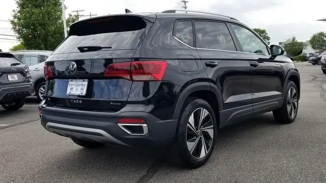 2024 Volkswagen Taos SE 4Motion