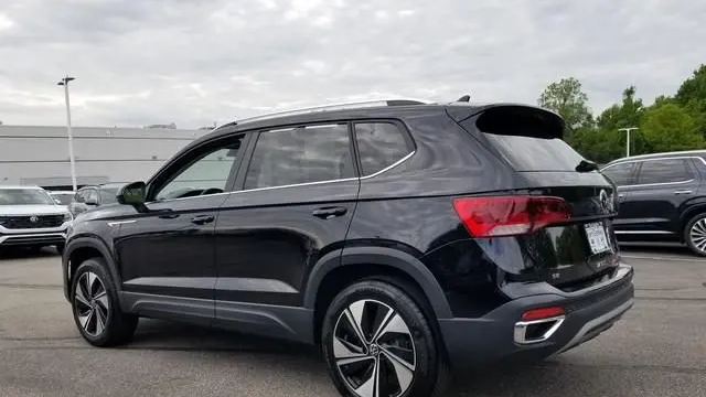 2024 Volkswagen Taos SE 4Motion