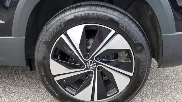 2024 Volkswagen Taos SE 4Motion