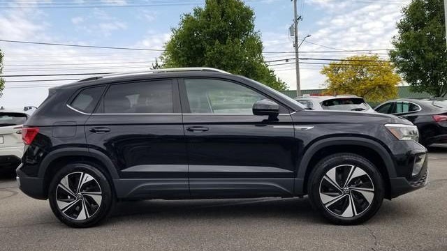 2024 Volkswagen Taos SE 4Motion
