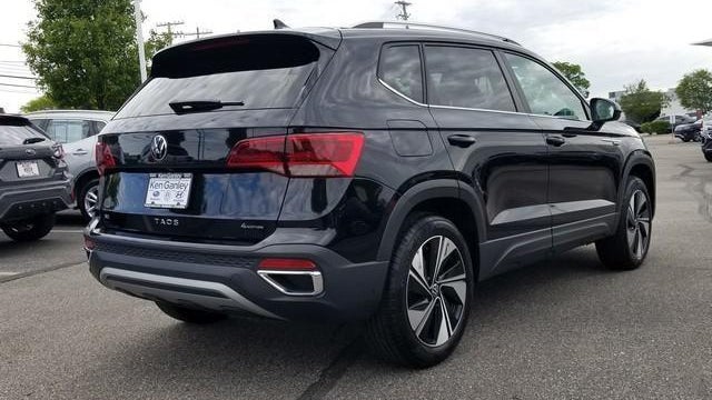 2024 Volkswagen Taos SE 4Motion