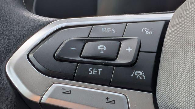 2024 Volkswagen Taos SE 4Motion
